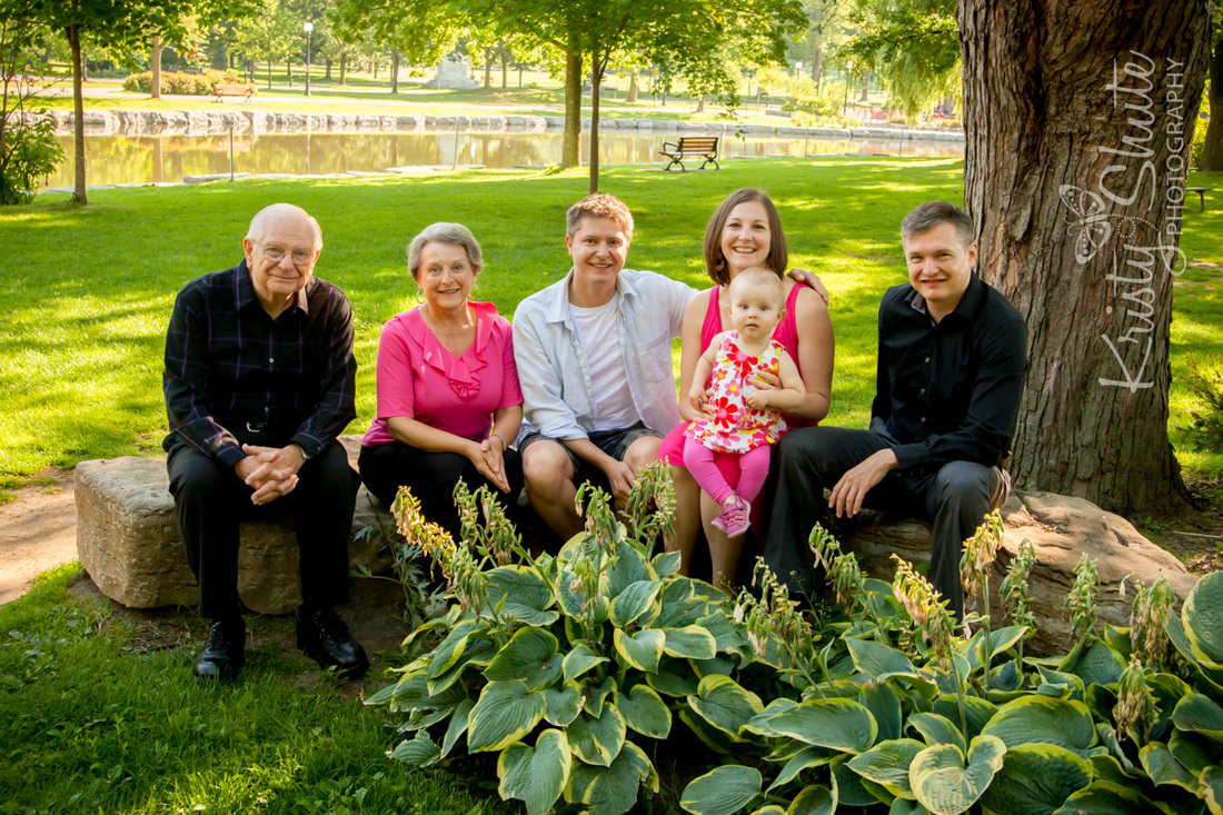 Kristy Shute Photography Victoria Park Kitchener Waterloo Family Photo Session