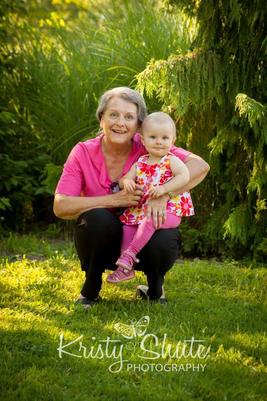 Kristy Shute Photography Victoria Park Kitchener Waterloo Family Photo Session with Grandma