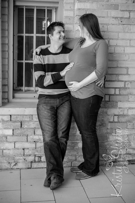 Kristy Shute Photography Maternity Uptown Waterloo Seagram Building