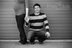 Kristy Shute Photography Maternity Uptown Waterloo Garage Door