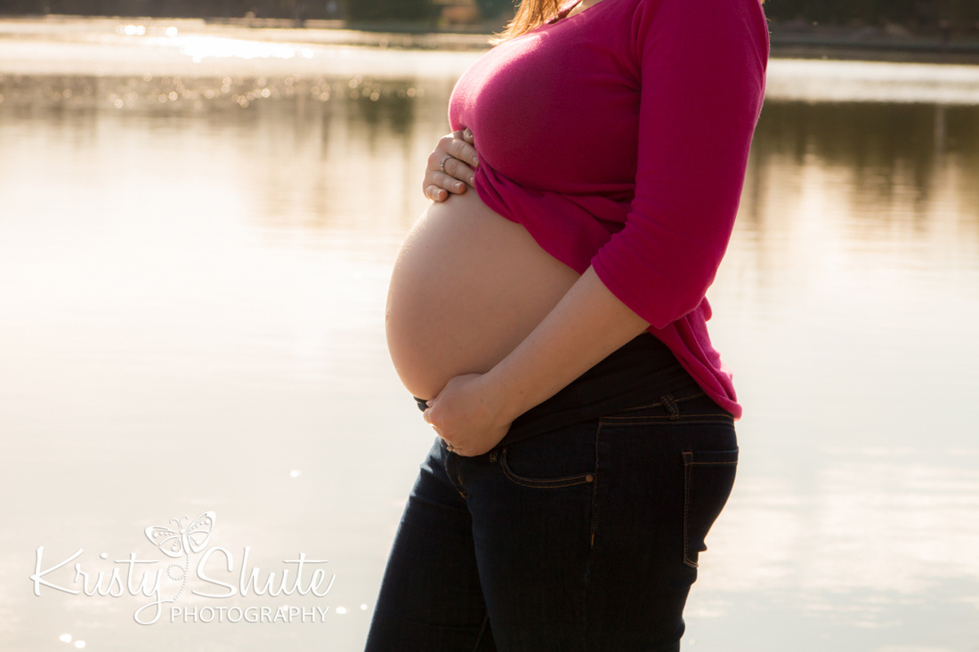 Kristy Shute Photography Maternity Uptown Waterloo Park Belly